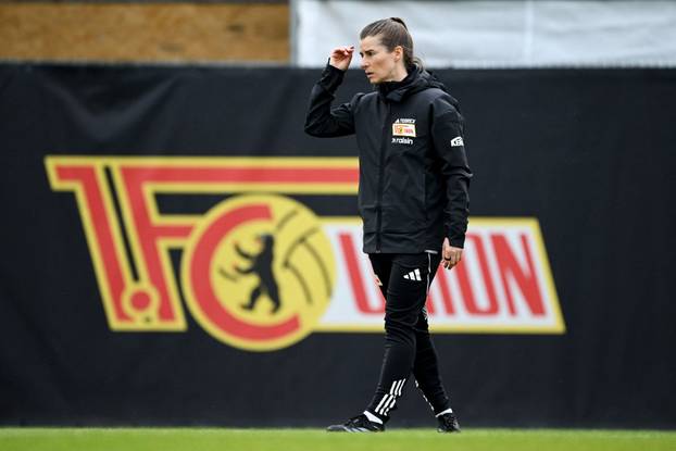 1. FC Union Berlin Training -  Interim coach Marie-Louise Eta leads training session