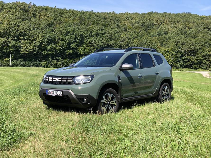 Dacia Duster na testu: Ovaj auto s razlogom je prodajni hit, a može biti i solidan terenac
