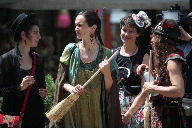 Zagreb: Performans Studija jednog zagrljaja 