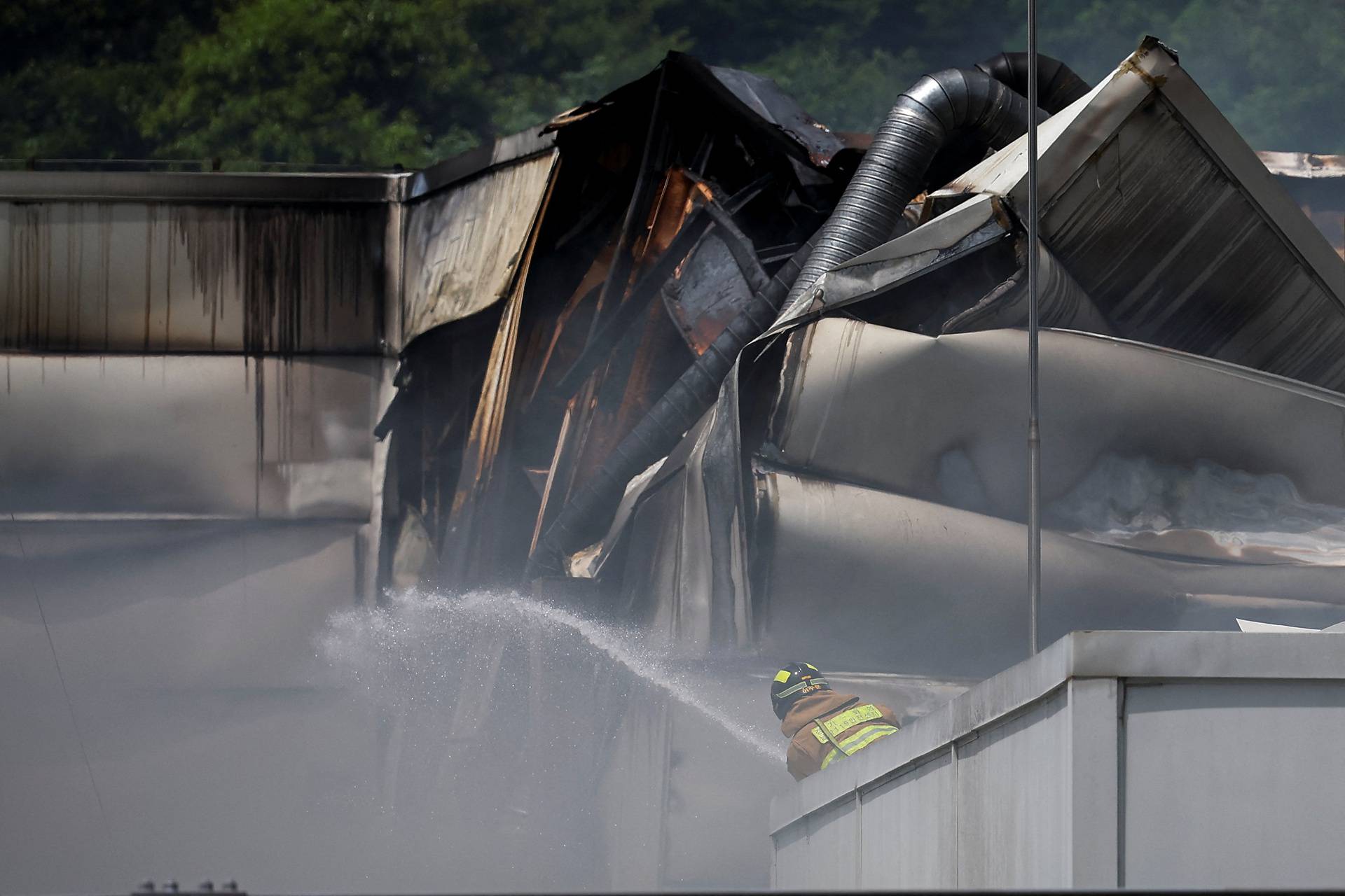 Fire at a lithium battery factory, in Hwaseong