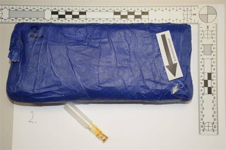 FOTO Skrivali preko 2 kilograma droge u autu, s njima bila i djeca. Muškarca su uhitili...