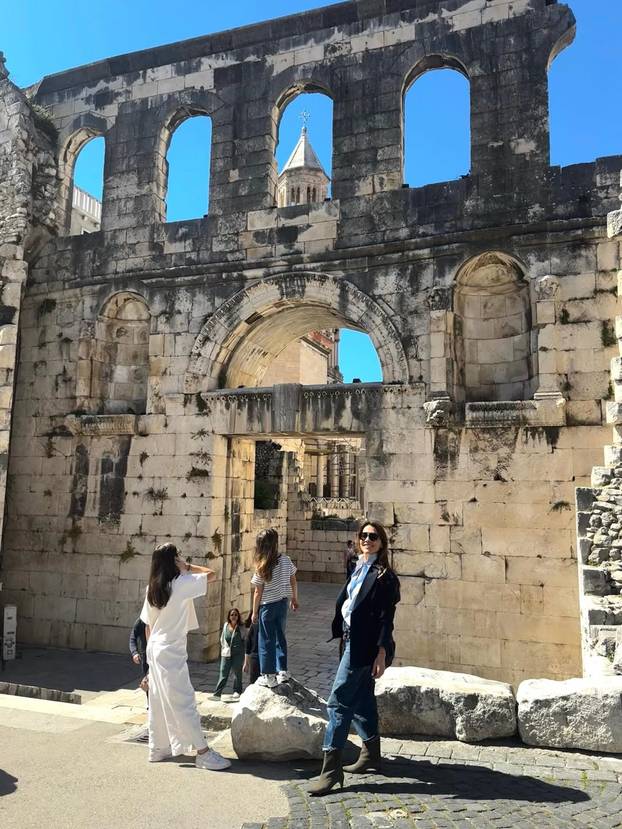 FOTO Evo kako su naši poznati proveli Uskrs: Neki bili na špici, drugi pokazali sređene domove