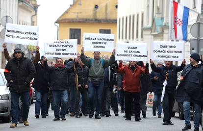 'Kršenje zakona se legalizira, a nas taksiste se stigmatizira...'