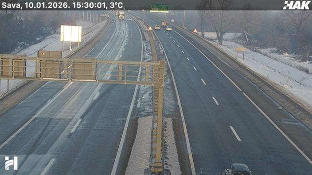 FOTO Pogledajte situaciju na autocestama: Snijeg još pada, stvara se poledica, ima i magle