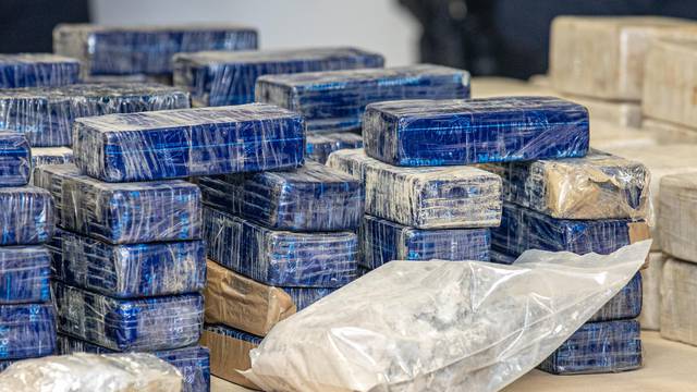 Zapljena heroina u Hrvatskoj: U Luci Ploče zaplijenili su 220 kilograma heroina i 62 kilograma kokaina