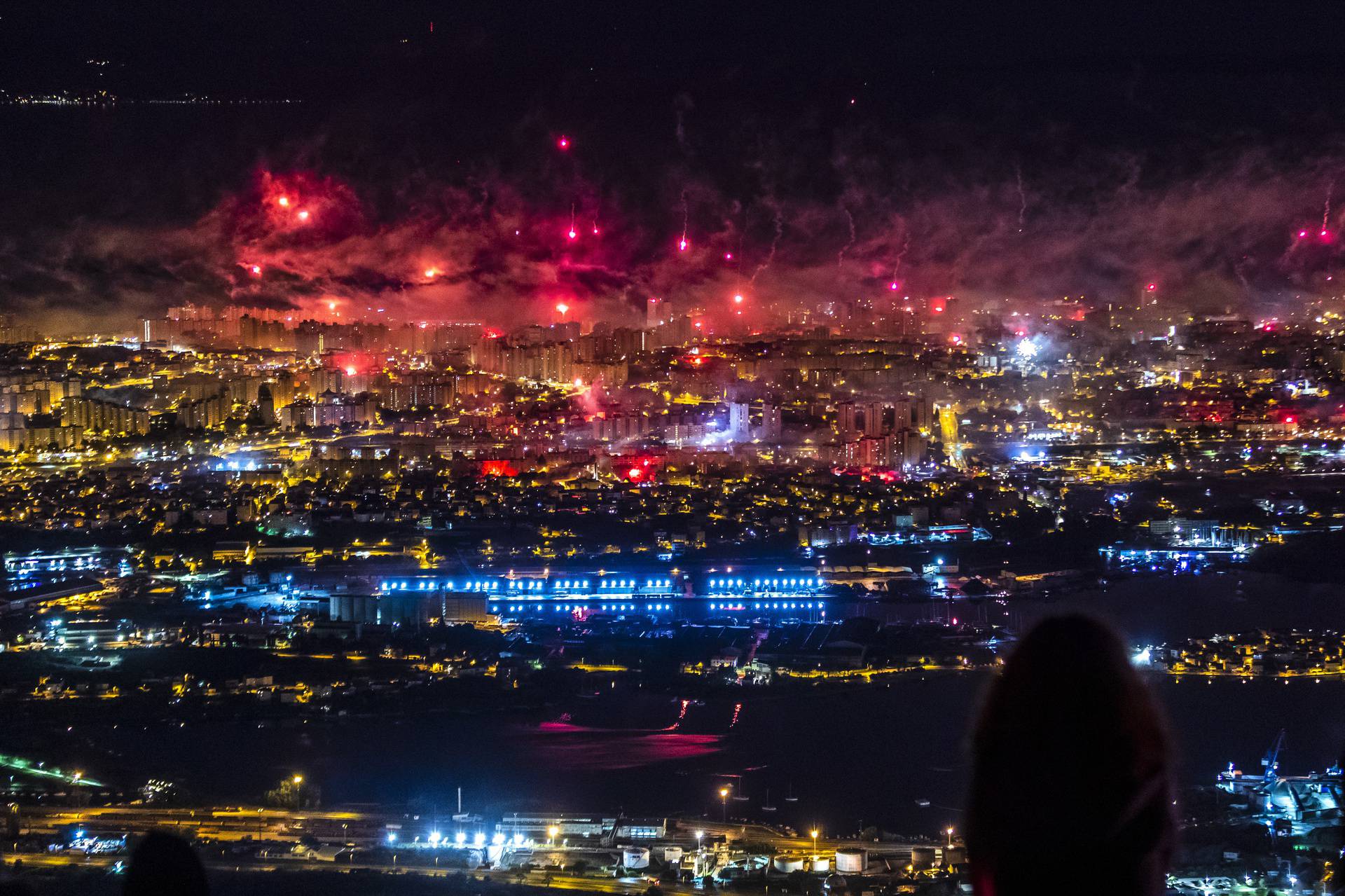 U Splitu spektakularan vatromet i bakljada "Torcidi" za rođendan