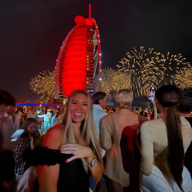 FOTO Dok je bio nitko, ona ga je uzdržavala. Sad silovatelj Conor McGregor vara ženu gdje stigne