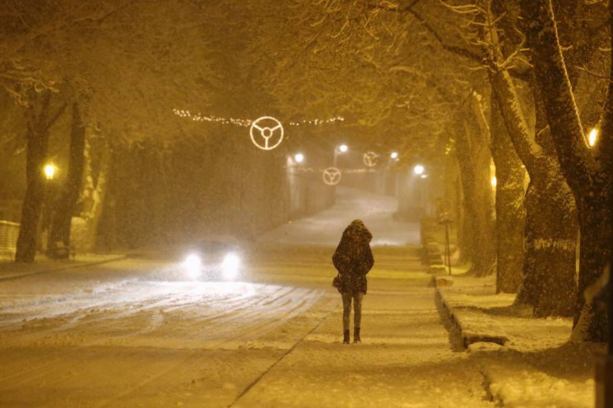 Snijeg zabijelio Sinj