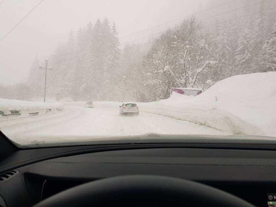 Vapaj zametenih Hrvata: Strah nas je, molimo se da preživimo