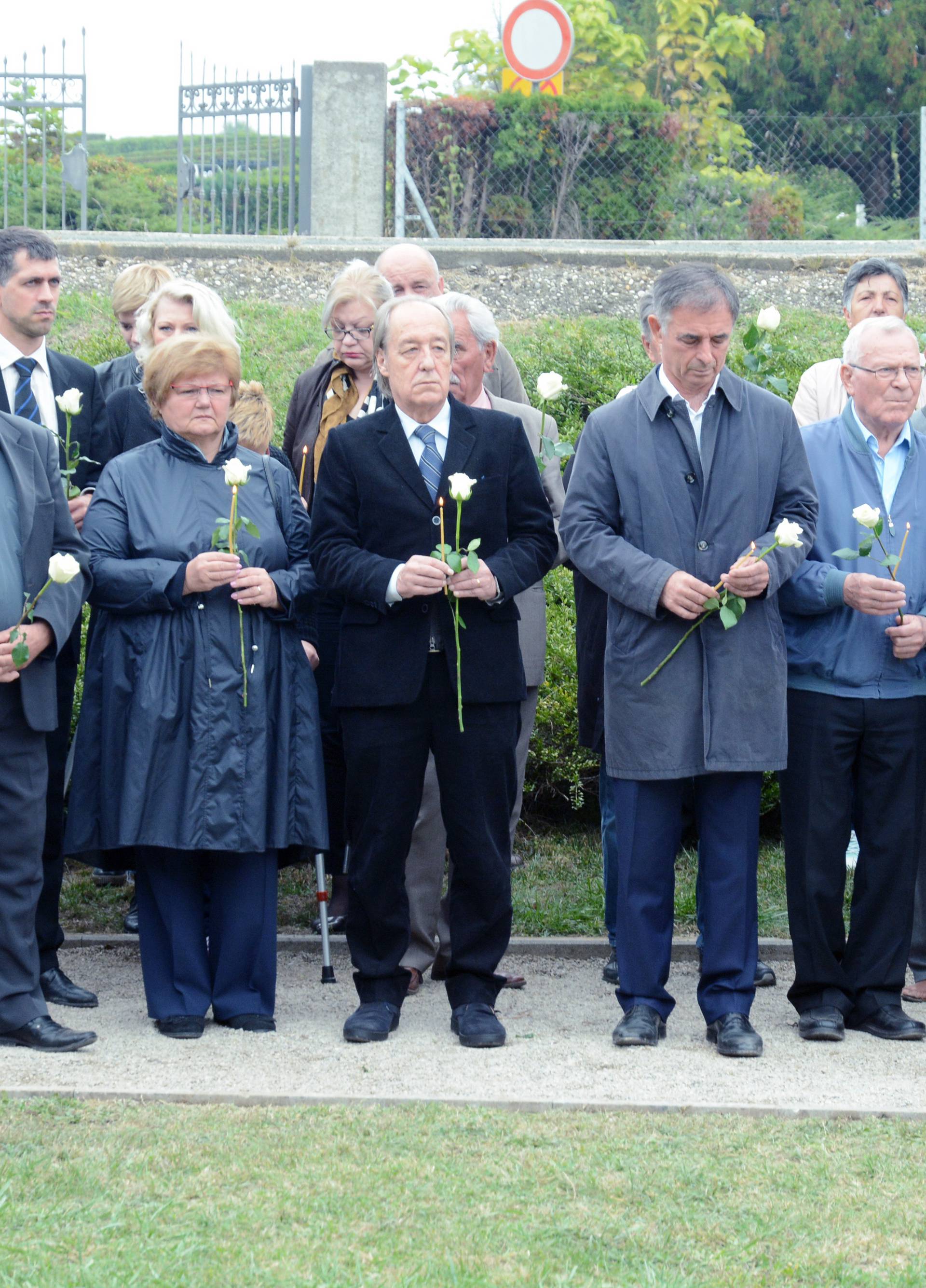 Sisak: Komemoracija u spomen na stradanje ratne sirocadi