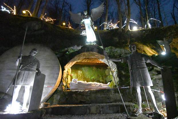 Grabovica: Uskrsna čarolija svjetla by Salaj donosi magičan ugođaj sa preko 60.000 pisanica