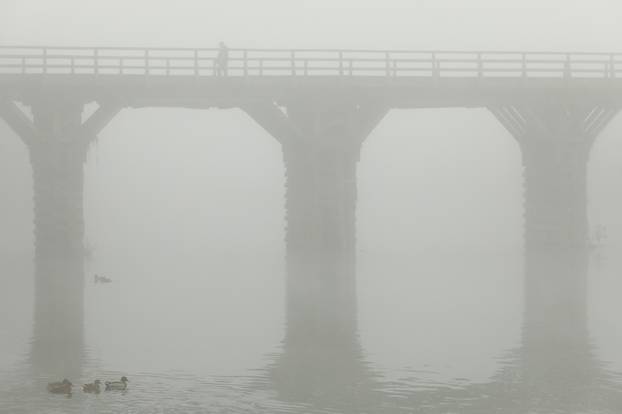 Karlovac: Gusta magla okovala grad