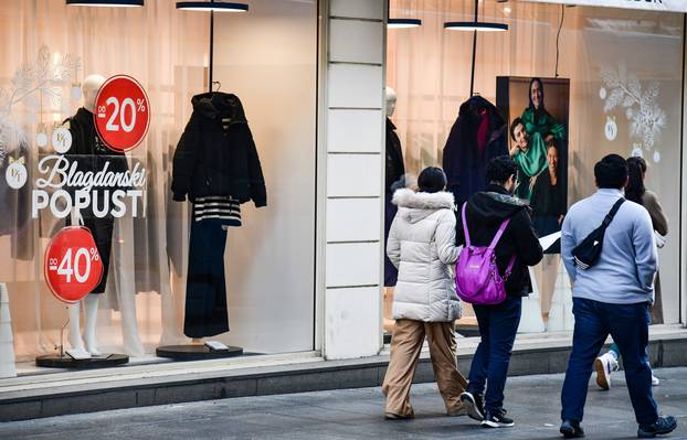 Zagreb: Od danas su počela zimska sezonska sniženja