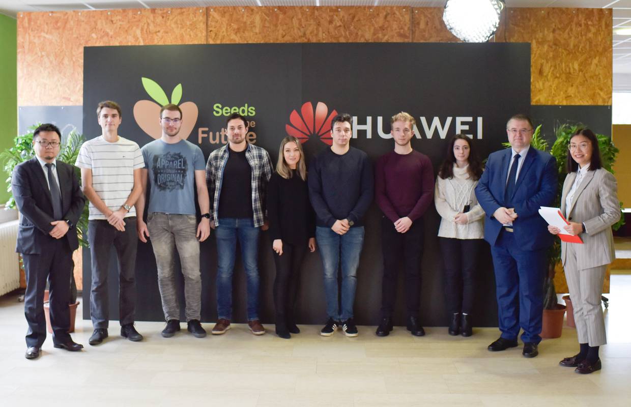 Suradnja Hrvatske i Huaweija u obrazovanju: Osam studenata dobilo diplome za STEM projekt