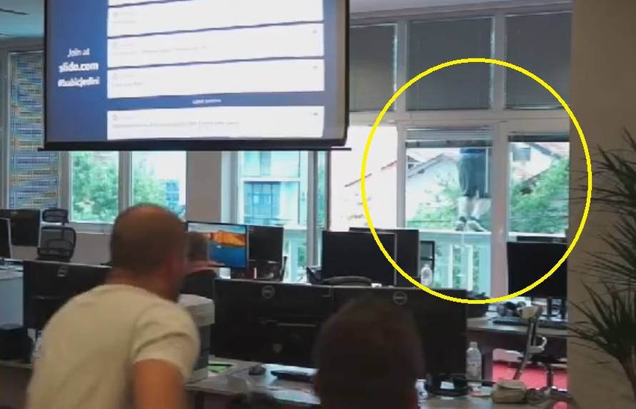 Šok u Mostaru: Vlasnik tvrtke održao govor i skočio s balkona