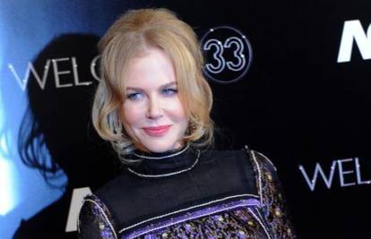 Nicole Kidman slomila je rebro dok je pokušavala ući u korzet