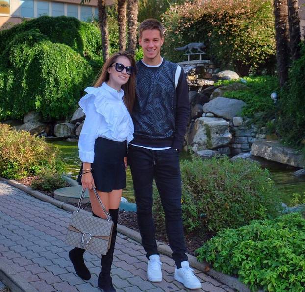 FOTO 'Vatreni' nosi njenu fotku na svakoj utakmici. Prohodali su kao tinejdžeri i isti dan slave