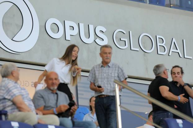 Osijek: Navijači dolaze na prvu utakmicu Osijeka na novom stadion