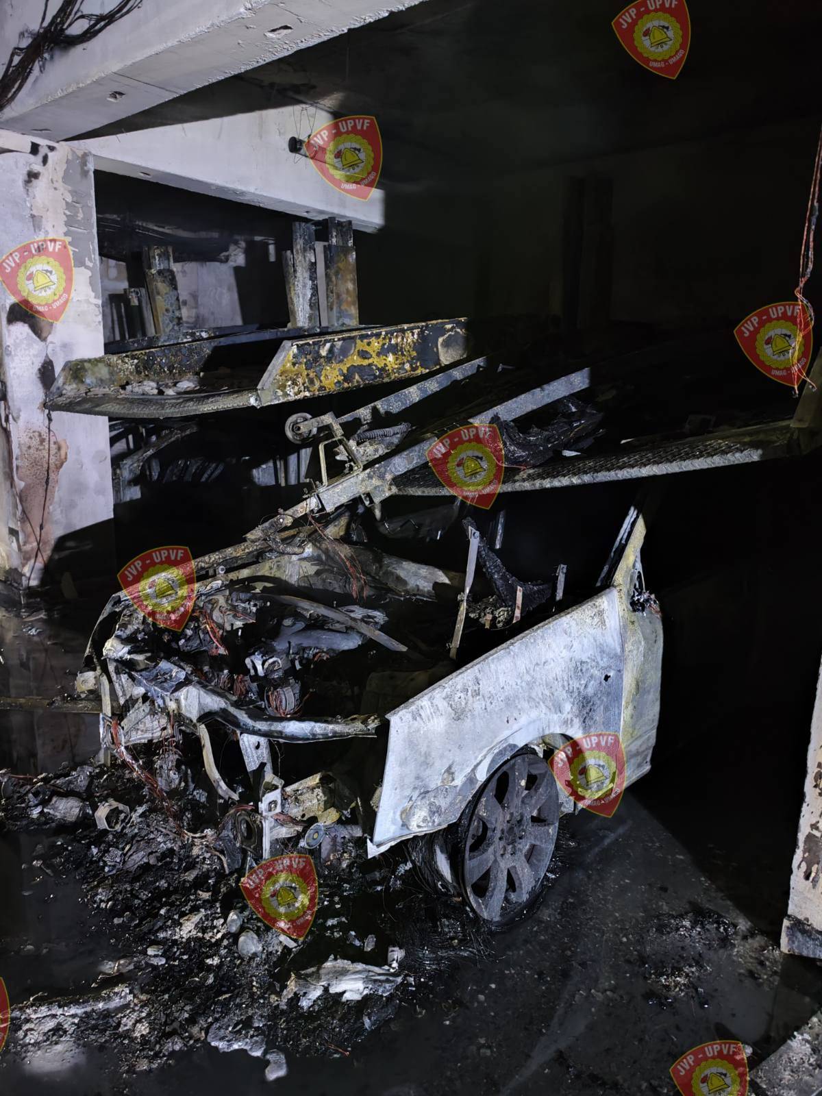 Policija otkrila detalje buktinje kod Novigrada: Izgorjela su dva auta, požar je bio podmetnut
