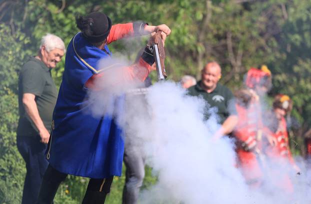 Stoljećima stara tradicija pucanja iz kubura na Uskrsni ponedjeljak u Velikom Taboru