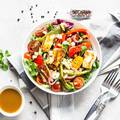 Ukusan proljetni obrok - salata s pečenim tikvicama i paprikom