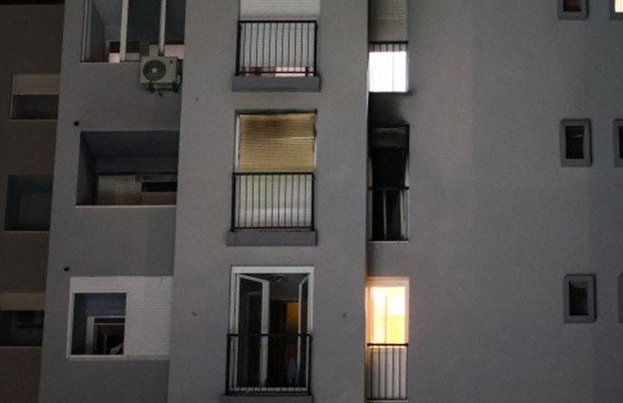 Teško ozlijeđeno dijete (3) u požaru u Zadru stiglo je  hitnim prijevozom u Klaićevu bolnicu