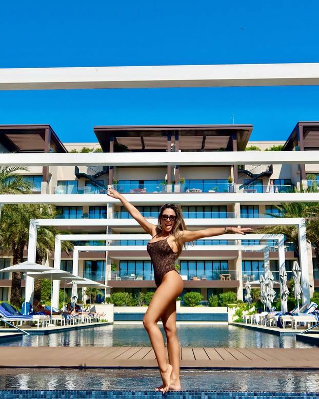 FOTO Sandra Afrika osvojila je fanove figurom. Evo kako se mijenjala: 'Nisam se unakazila'