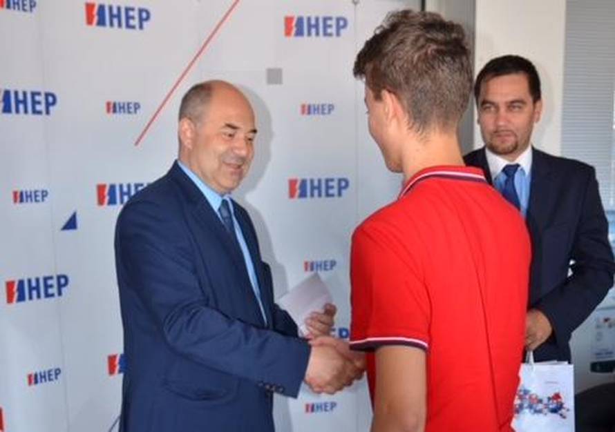 Imam žicu!: HEP je najboljim učenicima dao po 3000 kuna