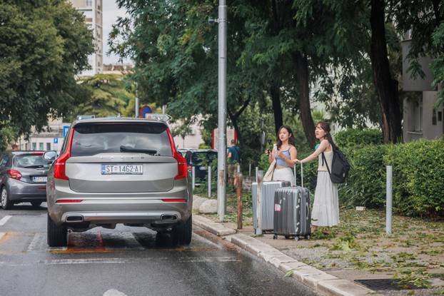 Nevrijeme poharalo Split, vatrogasci imaju pune ruke posla