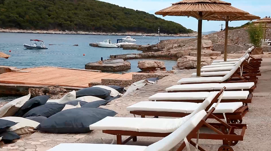 Jared Leto ponovno će partijati kraj Šibenika, uzima cijeli otok: Nema alkohola, droga, fotkanja