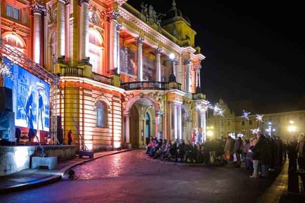 Zagreb: Prijenos baletne bajke Orašar ispred HNK