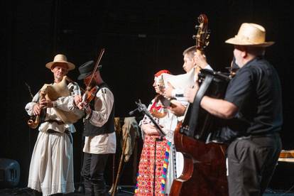 FOTO Na Međunarodnu smotru folklora stigle skupine iz cijelog svijeta: Evo raskošnih kadrova