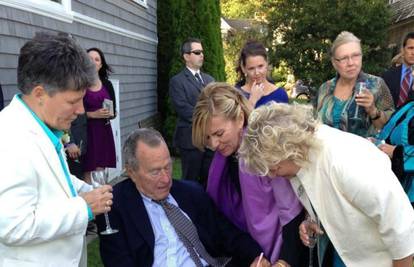 Bush je kum na gay vjenčanju: S njegovim potpisom 'to je to'
