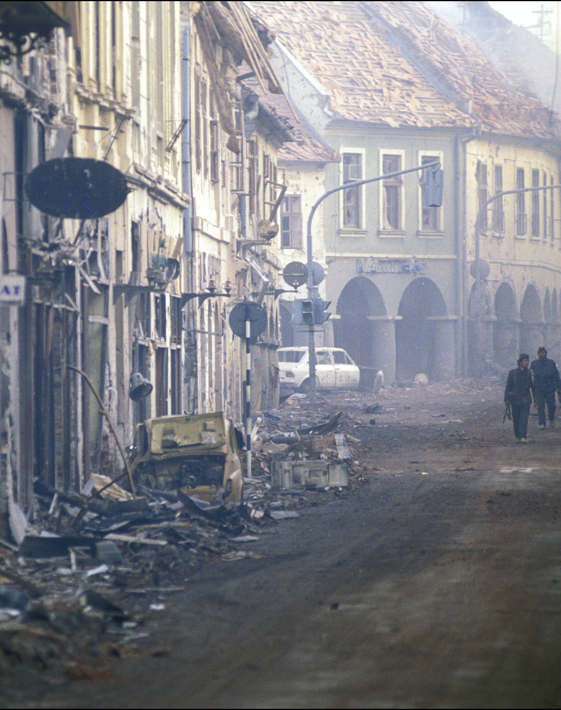 Pogledajte šokantne fotografije Vukovara 1991. godine  i danas