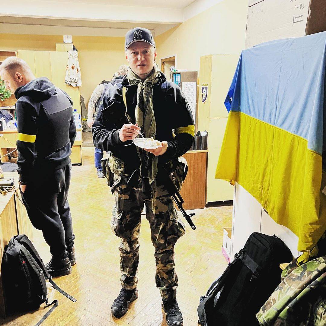 Ukrajinac mikrofon zamijenio puškom: 'Ne želim pucati ni na koga, ali ako budem morao...'