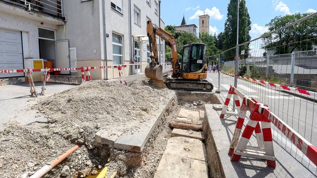 Zagreb: Stanari Topničke ulice nemaju hladnu vodu