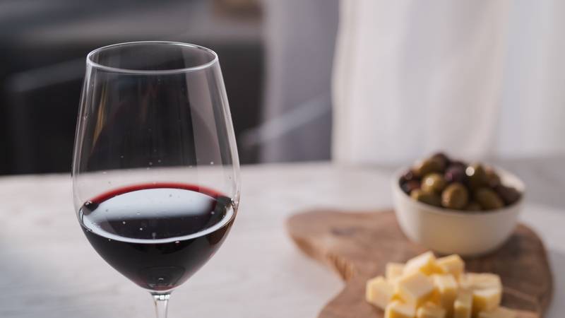 Crno vino i zdravlje: Što znanost zaista kaže o eliksiru u č