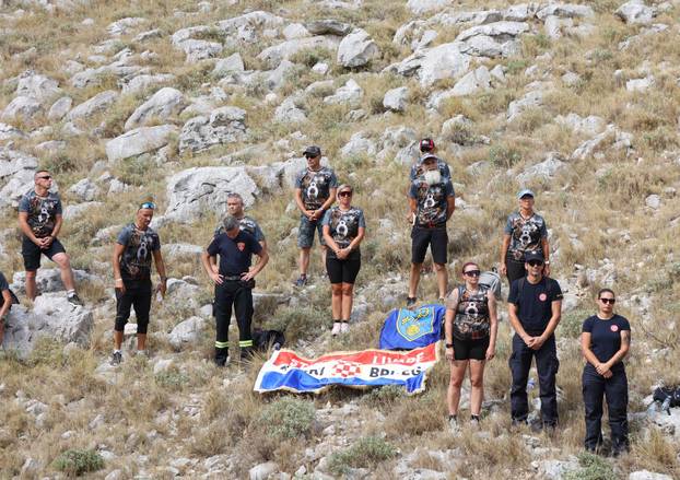 Šibenik:Na Kornatima obilježena 19. godišnjica tragedije u kojoj je poginulo 12 vatrogasaca