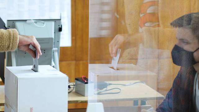 Bulgaria holds parliamentary and presidential elections