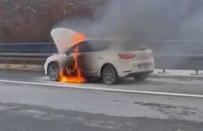 VIDEO Buktinja na autocesti A1: Paru čiji je auto progutao požar pomagali požeški ugostitelji