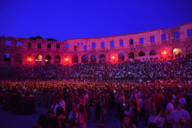 Pula: Prljavci napunili Arenu
