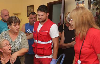 'Teta, htio bih živjeti s ovom bakom i didom. Je l' mogu?'