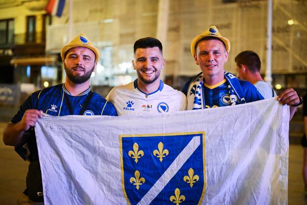 Zagreb: Slavlje navijača nakon pobjede BiH nad Katarom 3-1