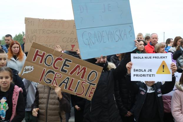 Zagreb: Roditelji OŠ Dragonožec organizirali novi mirni prosvjed