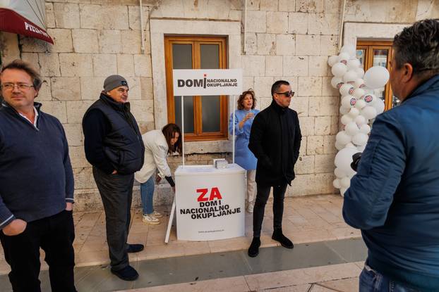 Split: Prikupljanje potpisa za predsjedničku kandidaturu Branke Lozo