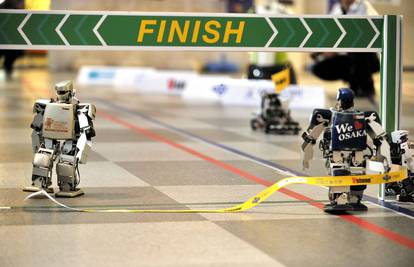 Roboti trčali maraton: Trebala mu 54 sata 57 minuta i 50.26 s 