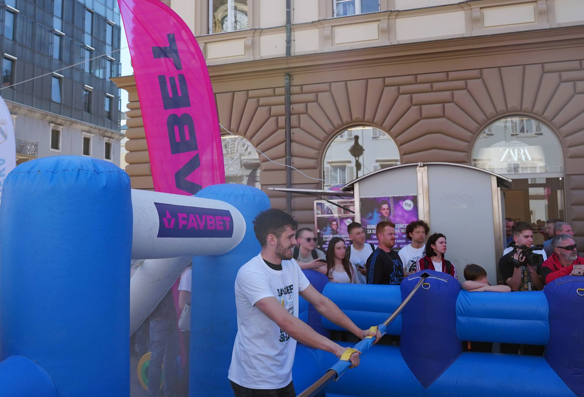 Igrači NK Rijeke razveselili su svoje fanove na Favbetovom Meet&Greet eventu u Rijeci