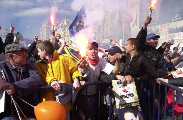 Zagreb: 25.02.2002., sve?ani do?ek Janice na trgu nakon OI u Salt Lake Cityu