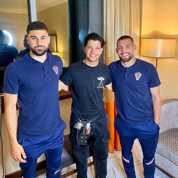 FOTO Tko je brijač 'vatrenih'? Uspio je nagovoriti Modrića na promjenu: 'Perišić? Boljelo me'
