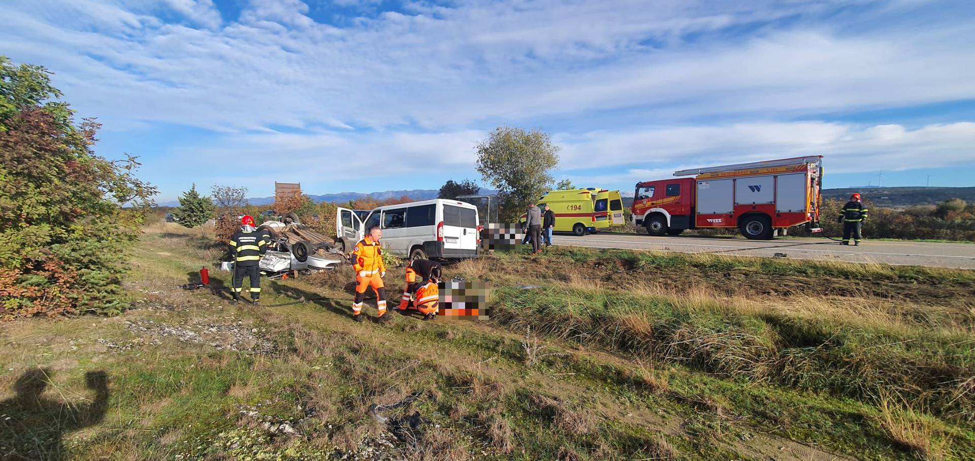 VIDEO Teški sudar kod Nadina: Muškarac preminuo, a deset ozlijeđenih prevezli u bolnicu